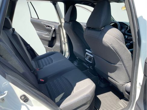 Certified 2022 Toyota RAV4 SE w/ Convenience Package AWD/4WD image 17