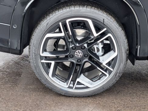 New 2026 Volkswagen Tiguan SEL R-Line AWD/4WD image 5