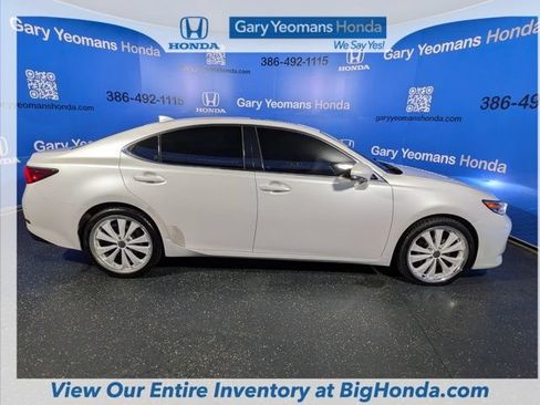 Used 2016 Lexus ES 350 w/ Premium Package w/Wood Trim FWD image 3