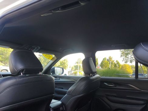 Used 2024 Jeep Grand Cherokee Altitude RWD image 13