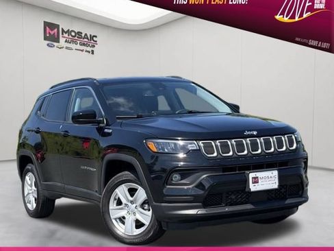 Used 2022 Jeep Compass Latitude w/ Convenience Group AWD/4WD image 1