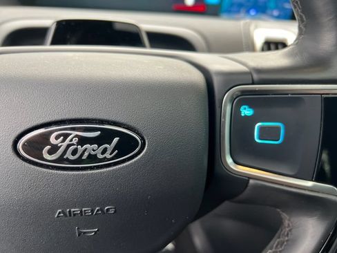 Used 2025 Ford Expedition Platinum w/ Stealth Performance Package AWD/4WD image 39