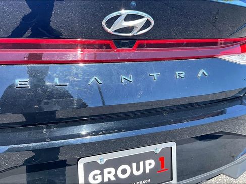 Used 2023 Hyundai Elantra SEL w/ Cargo Package FWD image 10