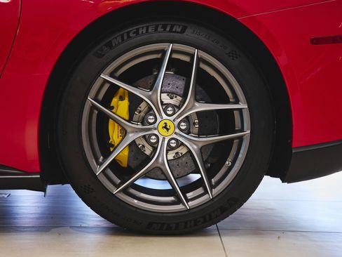 Used 2014 Ferrari F12 Berlinetta RWD image 57