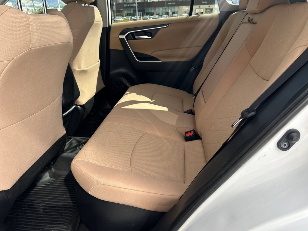 Certified 2020 Toyota RAV4 XLE w/ Convenience Package AWD/4WD image 29