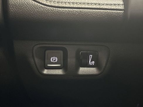 Used 2023 GMC Acadia SLE image 48