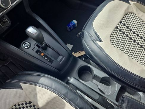 Used 2023 Nissan Kicks S FWD image 19