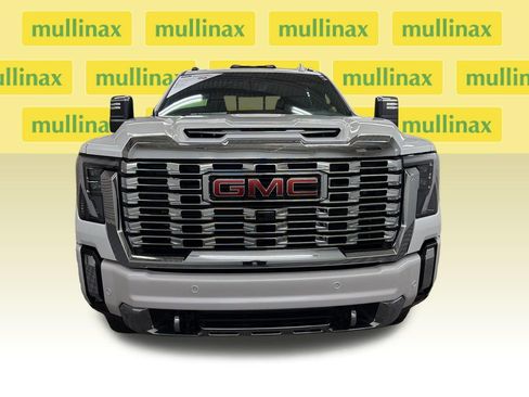 Used 2024 GMC Sierra 3500 Denali w/ Denali Reserve Package AWD/4WD image 16