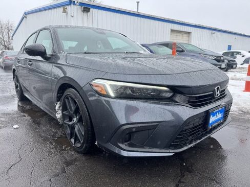 Used 2023 Honda Civic Sport image 8