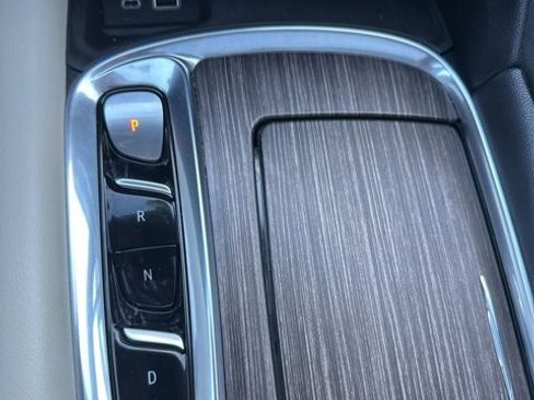 Used 2022 Buick Enclave Avenir w/ Avenir Technology Package image 17