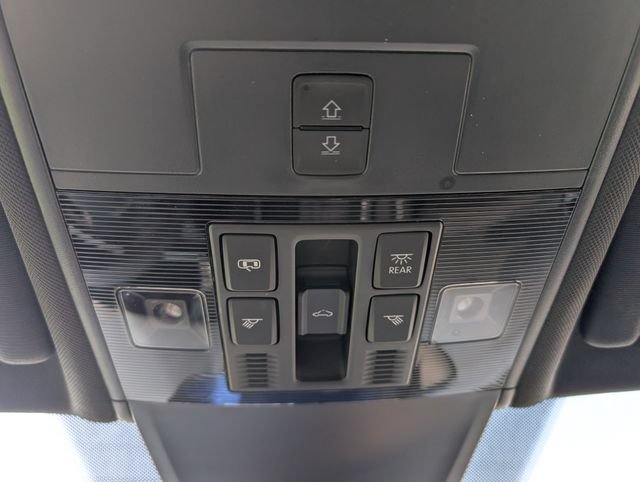 Used 2024 Volkswagen Tiguan SE R-Line AWD/4WD image 24