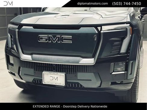 Used 2025 GMC Sierra EV Denali AWD/4WD image 14