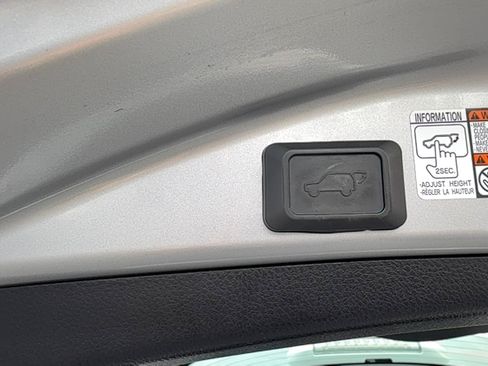 Used 2018 Toyota RAV4 Limited w/ Advanced Technology Package AWD/4WD image 8