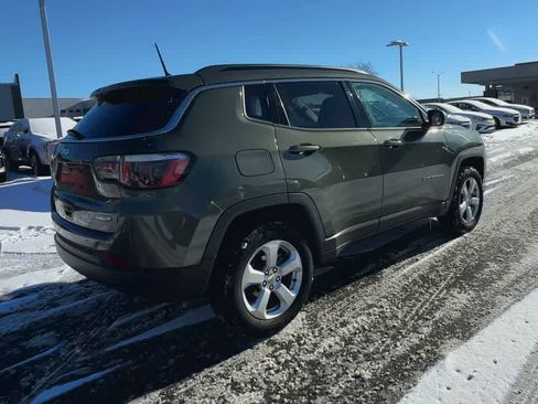 Used 2018 Jeep Compass Latitude w/ Cold Weather Group image 8