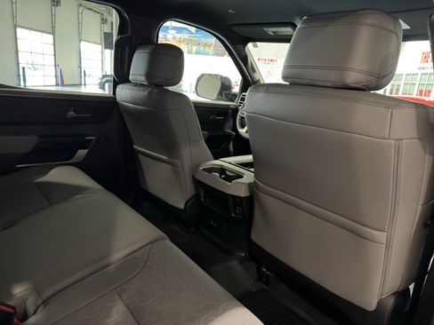 Used 2025 Toyota Tundra Limited image 36