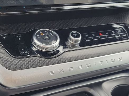 New 2026 Ford Expedition Max Platinum w/ Stealth Appearance Package image 21