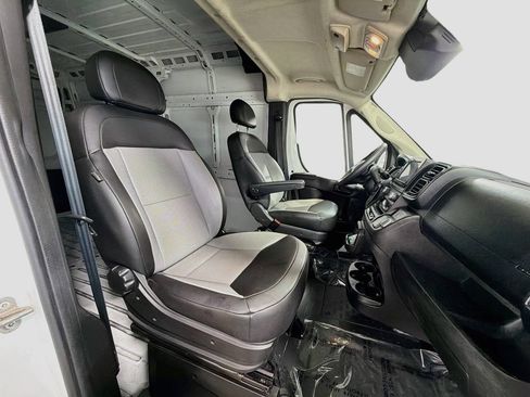 Used 2025 RAM ProMaster 2500 w/ Convenience Group FWD image 24