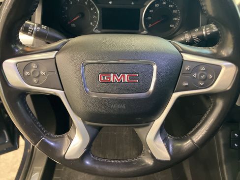 Used 2019 GMC Acadia SLT image 16