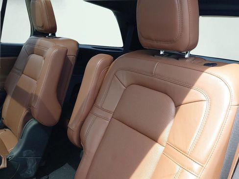 Used 2022 Lincoln Aviator Reserve w/ Equipment Group 201A AWD/4WD image 39