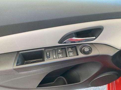 Used 2016 Chevrolet Cruze LT w/ Technology Package image 33