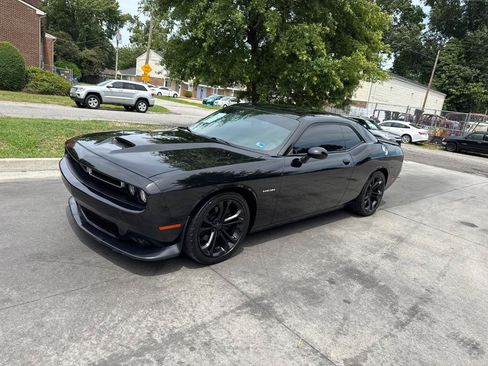 Used 2020 Dodge Challenger R/T RWD image 7