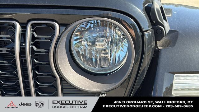Used 2024 Jeep Wrangler Unlimited w/ Convenience Group AWD/4WD image 7