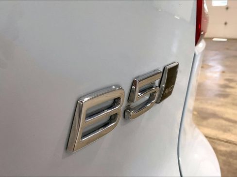 Used 2024 Volvo XC40 B5 Plus w/ Protection Package Premier AWD/4WD image 25