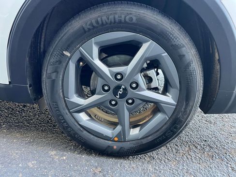 Used 2025 Kia K4 LXS image 29