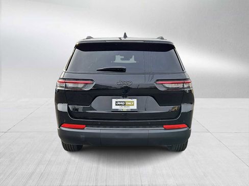 New 2025 Jeep Grand Cherokee L Laredo image 7