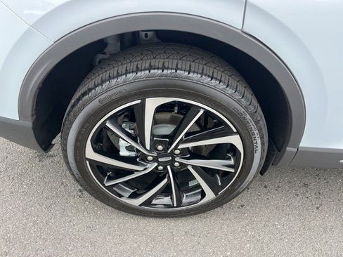 Used 2025 Lincoln Corsair Reserve w/ Towing Package image 11