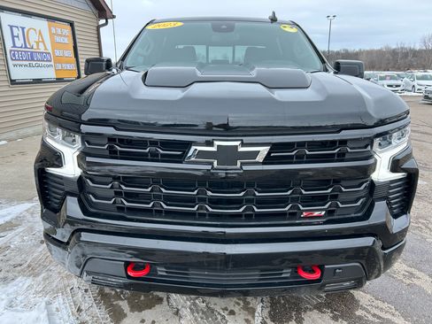 Used 2023 Chevrolet Silverado 1500 LT Trail Boss w/ Convenience Package II image 2