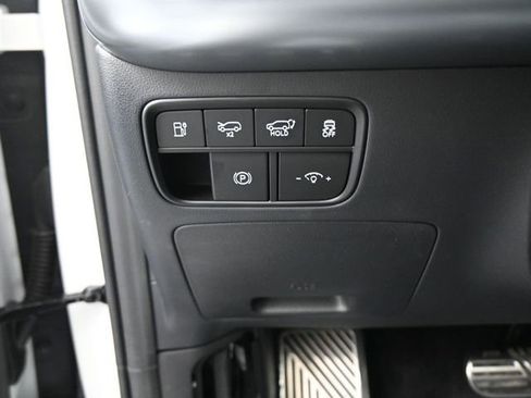 New 2026 Hyundai Ioniq 9 Calligraphy image 17