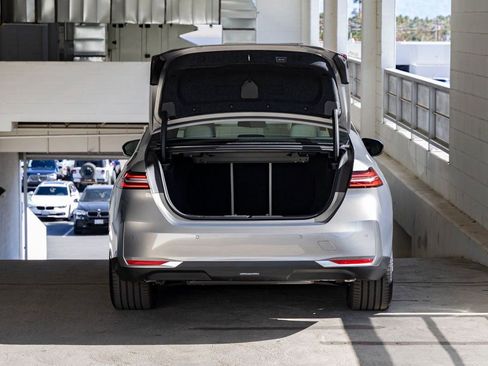 New 2026 BMW 530i w/ Convenience Package image 23