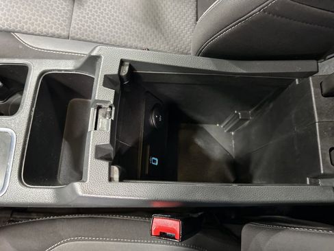 Used 2017 Ford Escape SE w/ Equipment Group 201A image 18