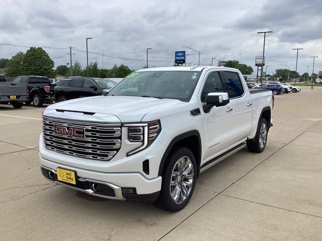 Used 2023 GMC Sierra 1500 Denali w/ Denali Reserve Package AWD/4WD image 1