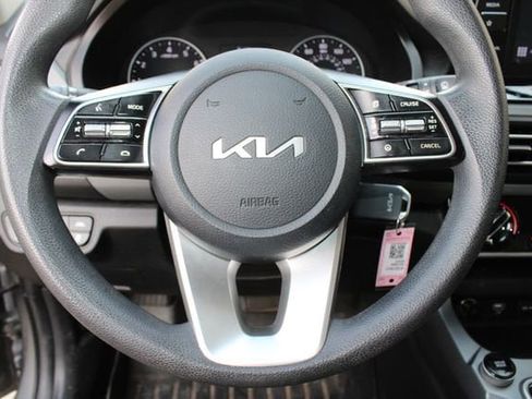 Used 2023 Kia Seltos LX image 11