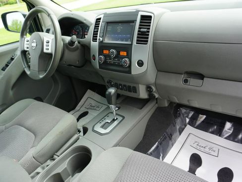 Used 2020 Nissan Frontier SV w/ Midnight Edition Floor Mats AWD/4WD image 22