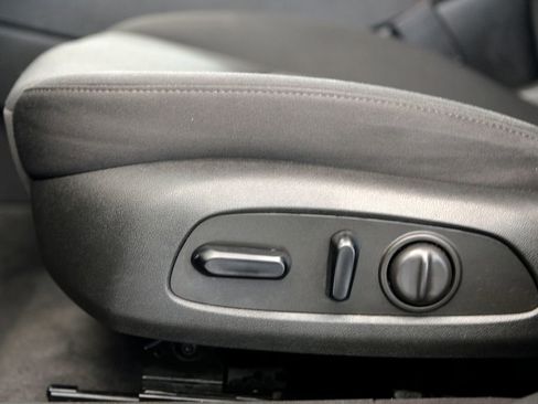 Used 2023 Chevrolet Malibu LT FWD image 16