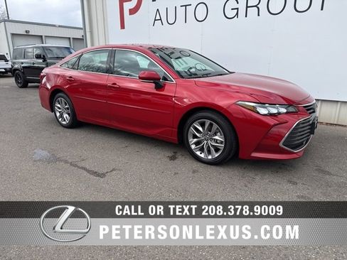 Used 2022 Toyota Avalon XLE image 1