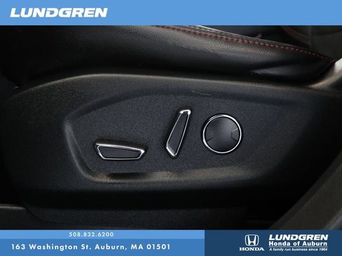 Used 2018 Ford Explorer XLT w/ Equipment Group 202A image 10