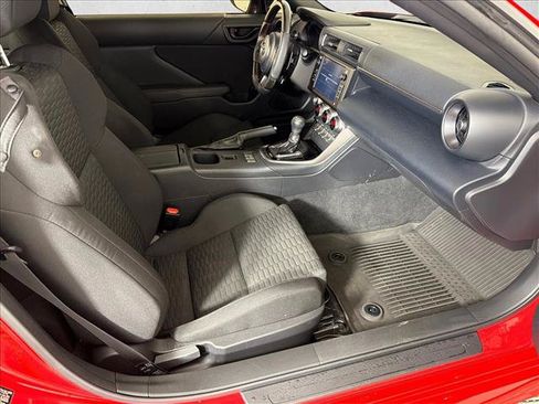Used 2023 Toyota GR86 RWD image 3