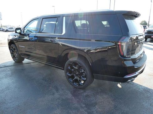 New 2026 Chevrolet Suburban High Country AWD/4WD image 7