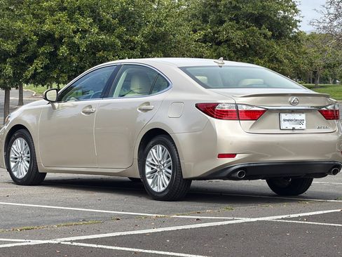 Used 2014 Lexus ES 350 w/ Premium Package FWD image 7