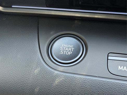 New 2025 Hyundai Elantra SEL FWD image 37