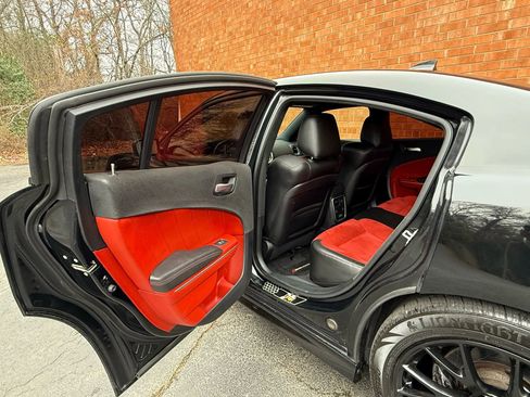 Used 2018 Dodge Charger R/T Scat Pack w/ Dynamics Package image 24