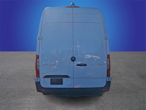 Used 2025 Mercedes-Benz Sprinter 2500 image 5