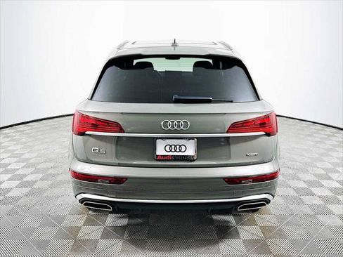 Certified 2023 Audi Q5 2.0T Premium w/ Convenience Package AWD/4WD image 6