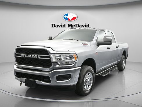 Used 2024 RAM 2500 Tradesman w/ Chrome Appearance Group image 4