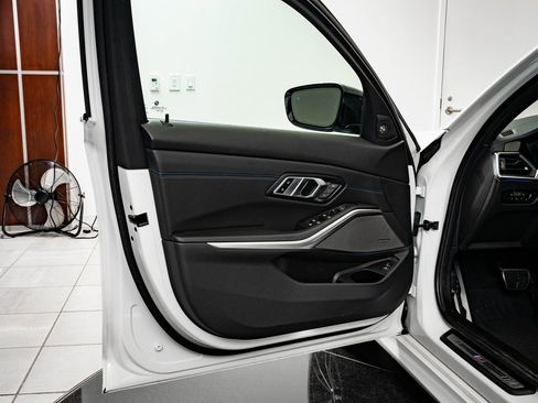 Used 2022 BMW M340i xDrive w/ Premium Package image 28