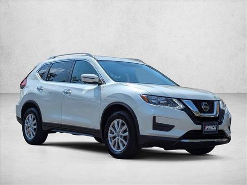 Used 2018 Nissan Rogue SV w/ Premium Package AWD/4WD image 3